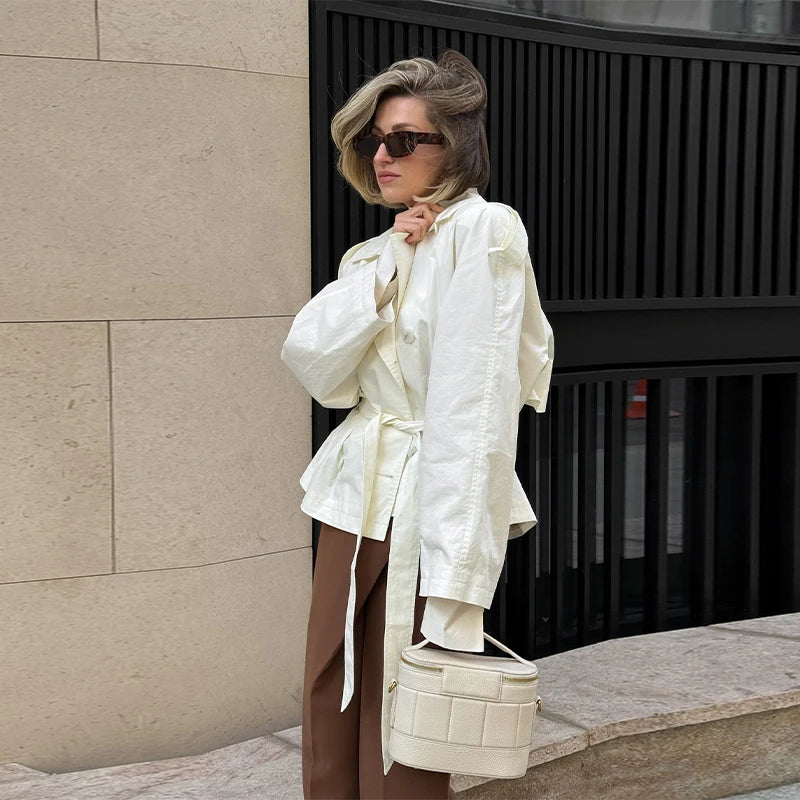 Camila™️ | Chaqueta Trench Corta de Estilo Moderno